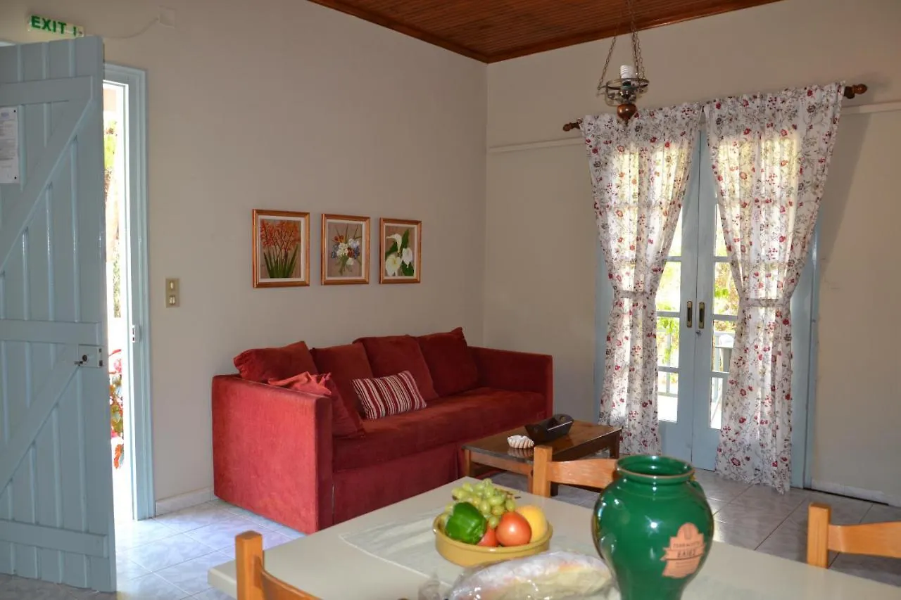Mihaila Seaside: 2 Bedroom Bungalows Kefalonia Esparta Сasa de vacaciones